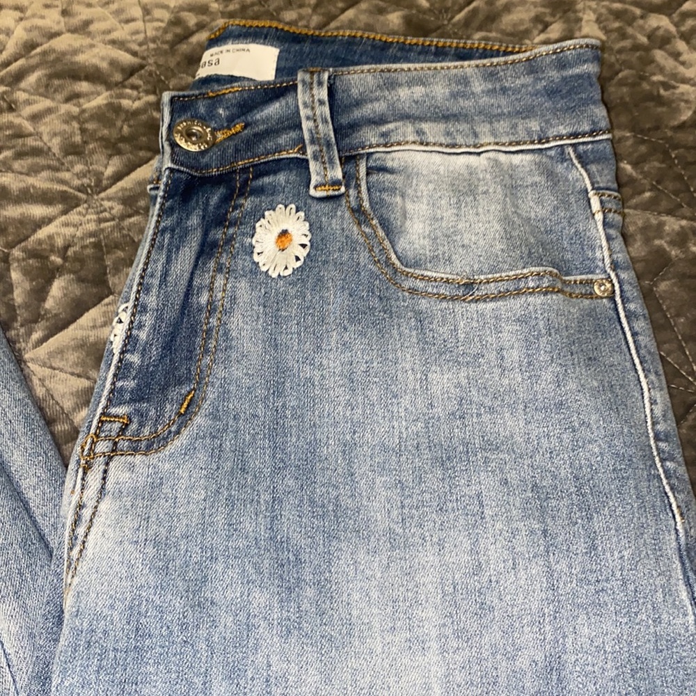 Thcreasa Blue Old Washed High Waisted Daisy Embroidery Wide-leg Light Jeans NWT - Picture 9 of 14